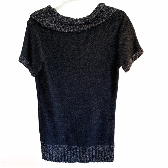 Beautiful gray sweater - Picture 2 of 3